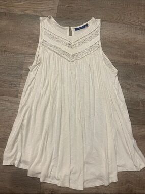 White Sleeveless Tank Top